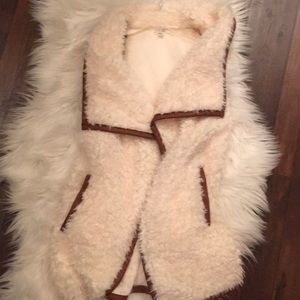 Gorgeous leather lined Sherpa vest!